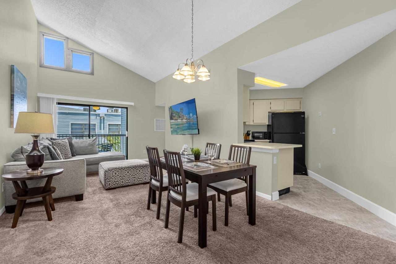 Modern Cozy 2Br Condo Near Disney オーランド エクステリア 写真
