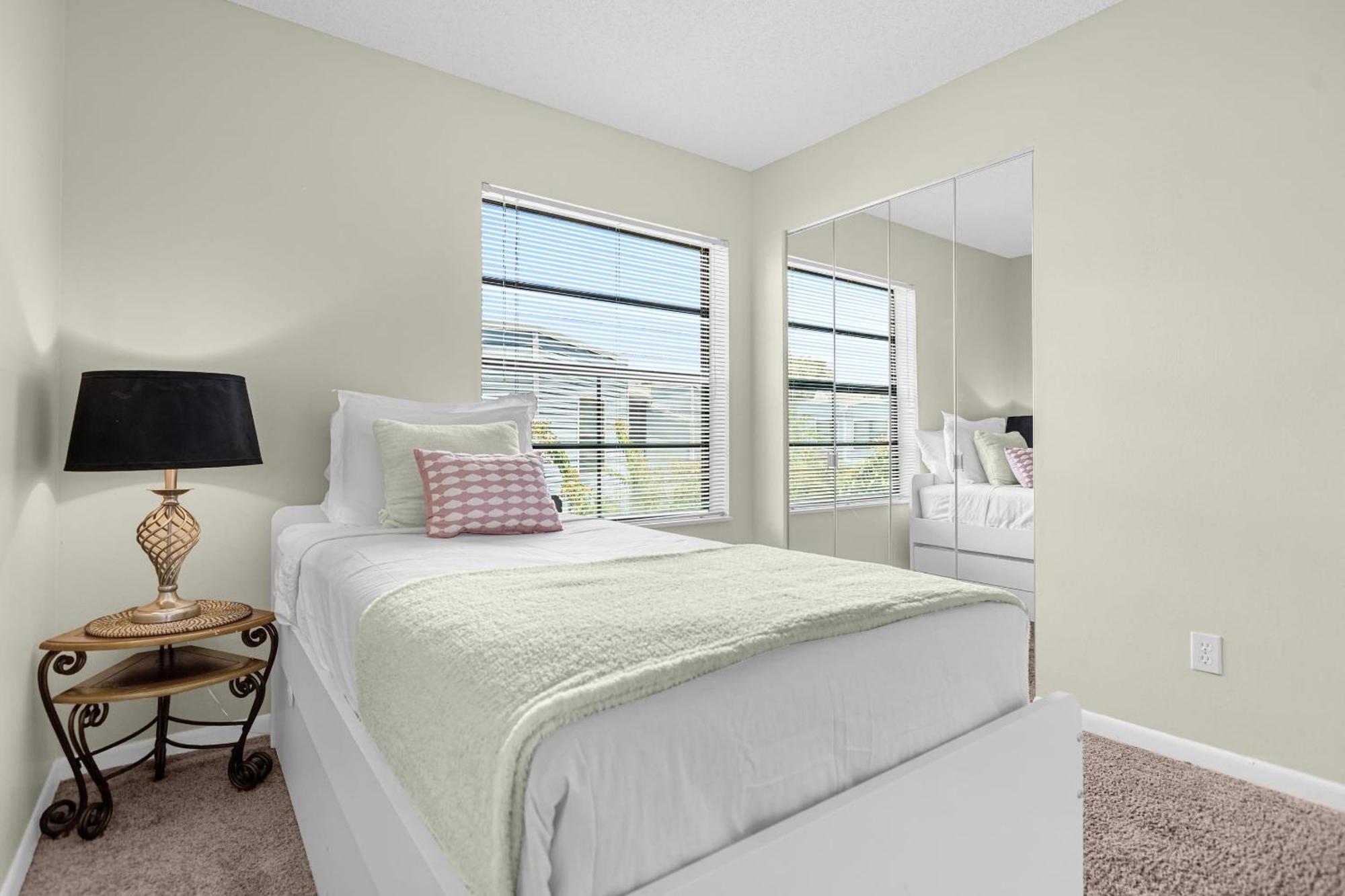 Modern Cozy 2Br Condo Near Disney オーランド エクステリア 写真